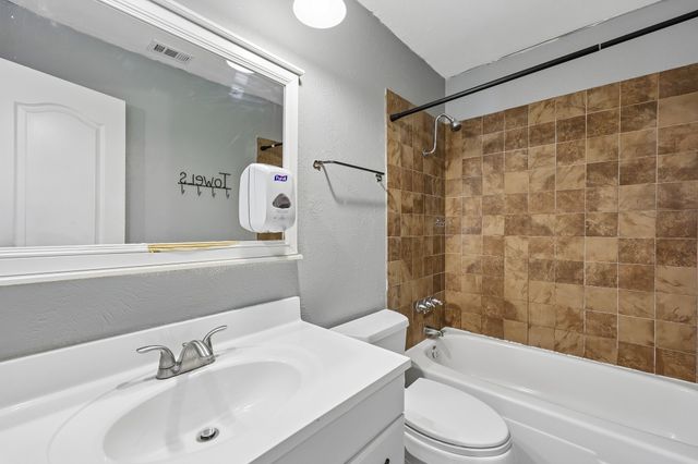 2033 Rose Hill Road, Carrollton, TX 75007