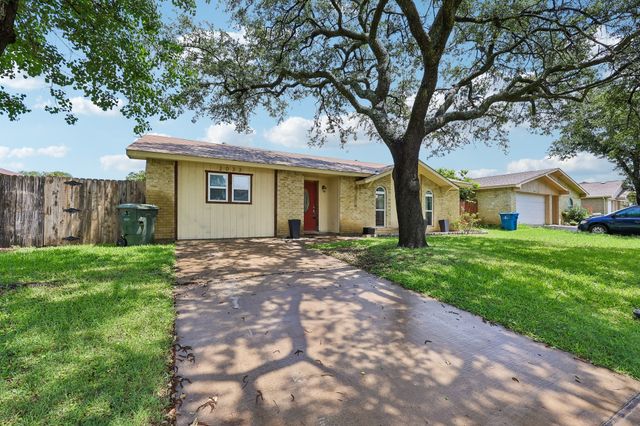 2033 Rose Hill Road, Carrollton, TX 75007
