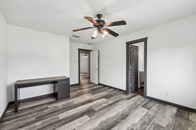 2033 Rose Hill Road, Carrollton, TX 75007