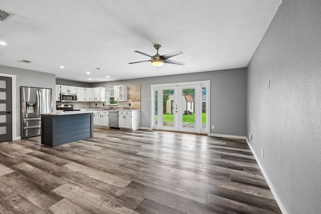2033 Rose Hill Road, Carrollton, TX 75007