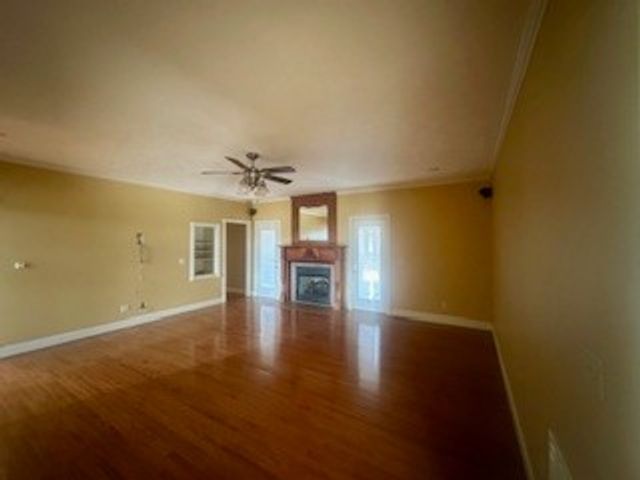 25 Max Dr, Paris, TN 38242