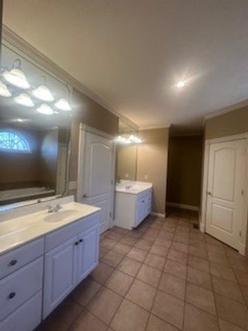 25 Max Dr, Paris, TN 38242