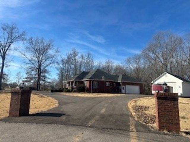 25 Max Dr, Paris, TN 38242