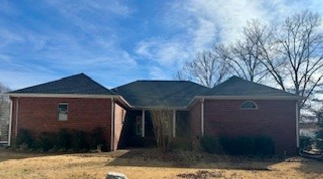 25 Max Dr, Paris, TN 38242