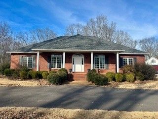 25 Max Dr, Paris, TN 38242