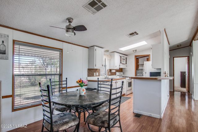 9390 W Henry Street, Tucson, AZ 85735