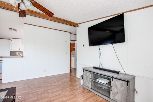 9390 W Henry Street, Tucson, AZ 85735