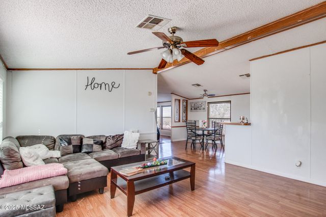 9390 W Henry Street, Tucson, AZ 85735