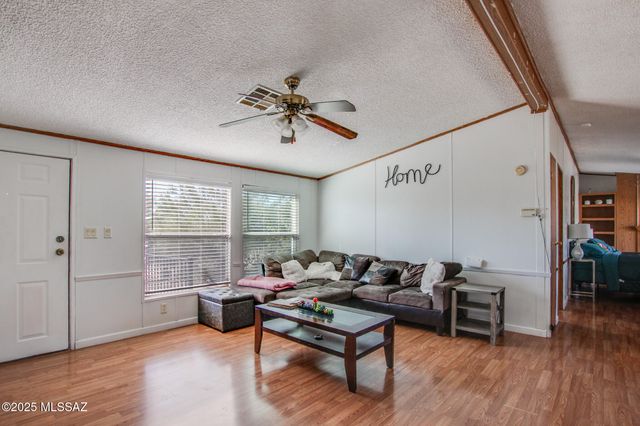 9390 W Henry Street, Tucson, AZ 85735