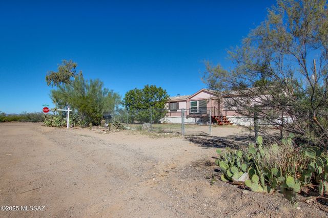 9390 W Henry Street, Tucson, AZ 85735