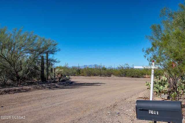 9390 W Henry Street, Tucson, AZ 85735