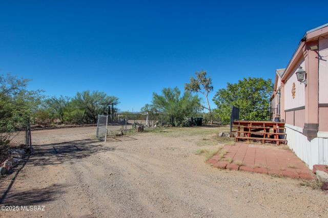 9390 W Henry Street, Tucson, AZ 85735