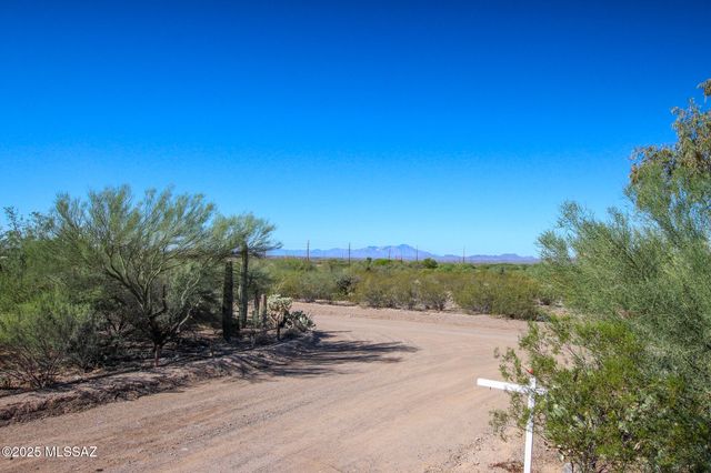 9390 W Henry Street, Tucson, AZ 85735