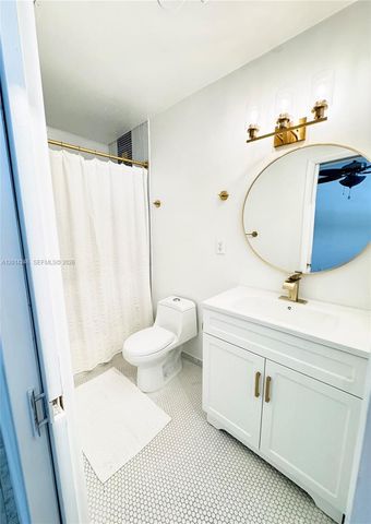 8320 NW 180th St, Hialeah, FL 33015