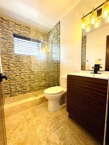 8320 NW 180th St, Hialeah, FL 33015