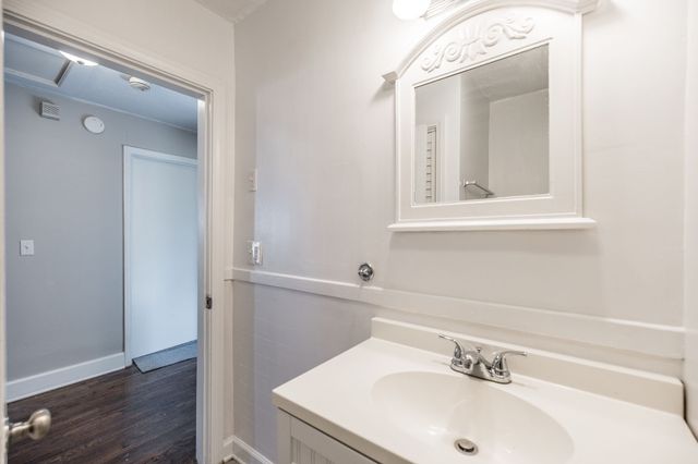 211 E Park Ave, Gallatin, TN 37066