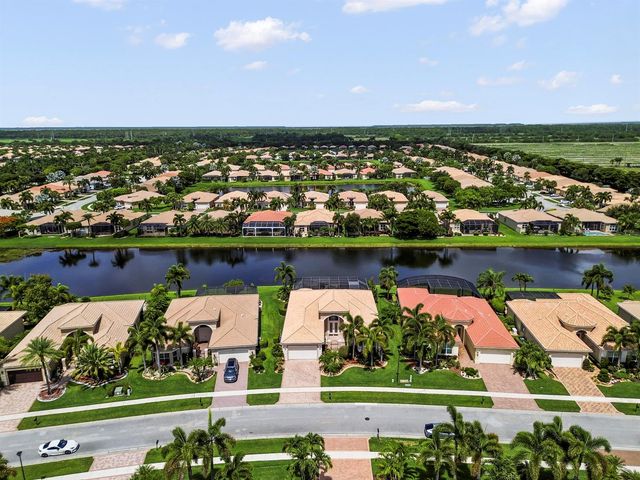 10540 Whitewind Circle, Boynton Beach, FL 33473