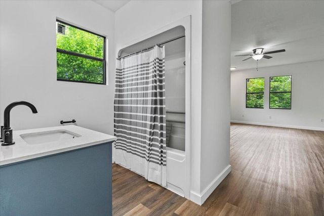 426 S Thayer Avenue, West Plains, MO 65775