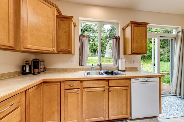 1652 S Jacob Miller Road, Port Townsend, WA 98368