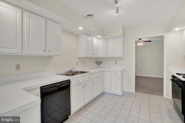 2845 TONYS DR, York, PA 17408