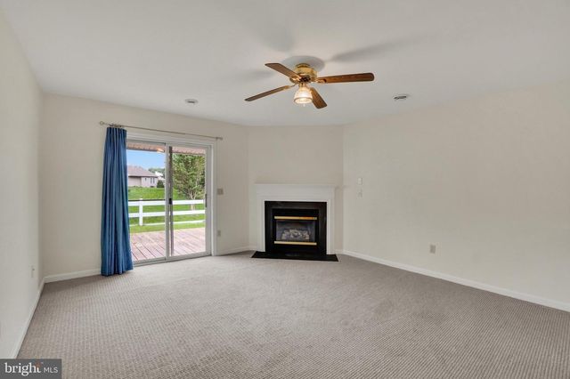 2845 TONYS DR, York, PA 17408