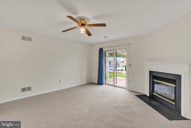 2845 TONYS DR, York, PA 17408
