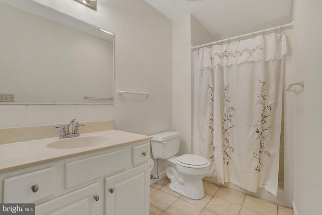 2845 TONYS DR, York, PA 17408