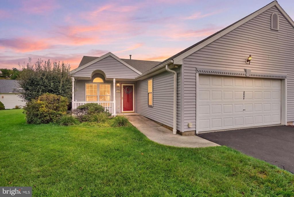 2845 TONYS DR, York, PA 17408
