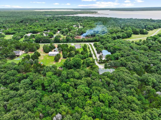 207 Paradise Park Road, Pottsboro, TX 75076