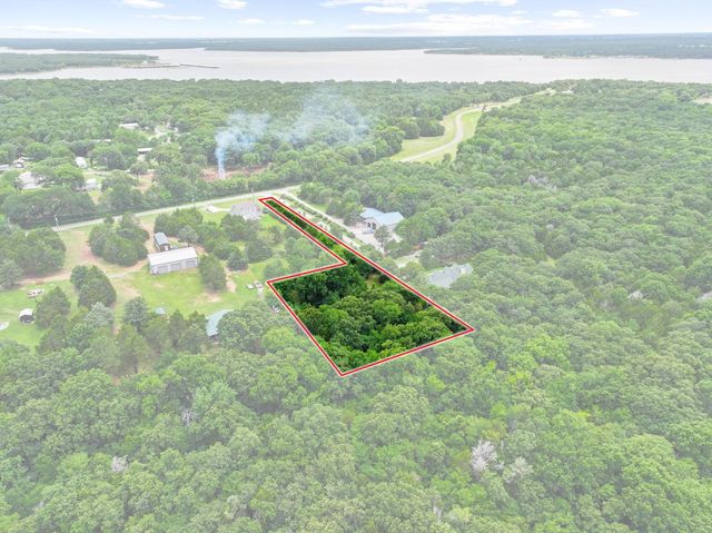 207 Paradise Park Road, Pottsboro, TX 75076