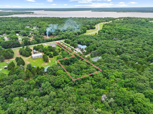 207 Paradise Park Road, Pottsboro, TX 75076