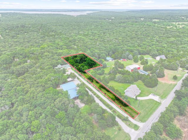 207 Paradise Park Road, Pottsboro, TX 75076