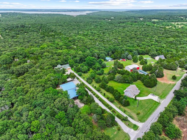 207 Paradise Park Road, Pottsboro, TX 75076