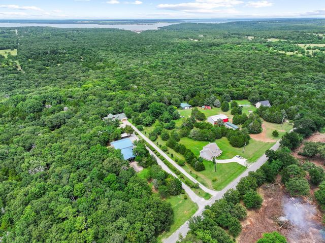 207 Paradise Park Road, Pottsboro, TX 75076