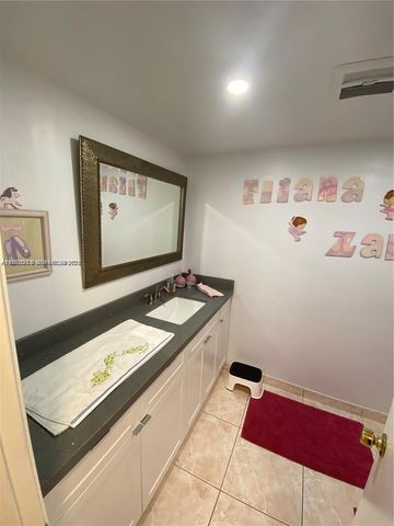 1670 NE 191st Street 315-3, Miami, FL 33179