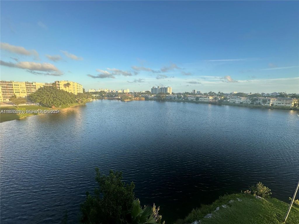 1670 NE 191st Street 315-3, Miami, FL 33179