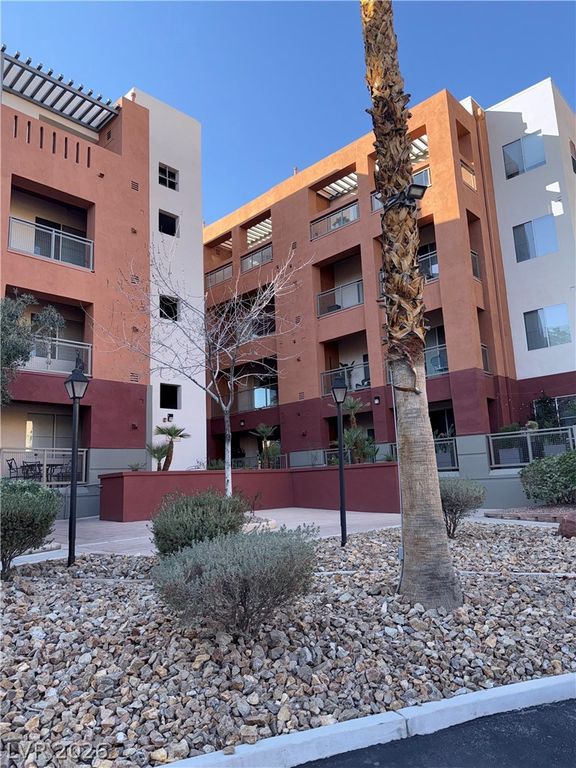 39 East Agate Avenue 304, Las Vegas, NV 89123