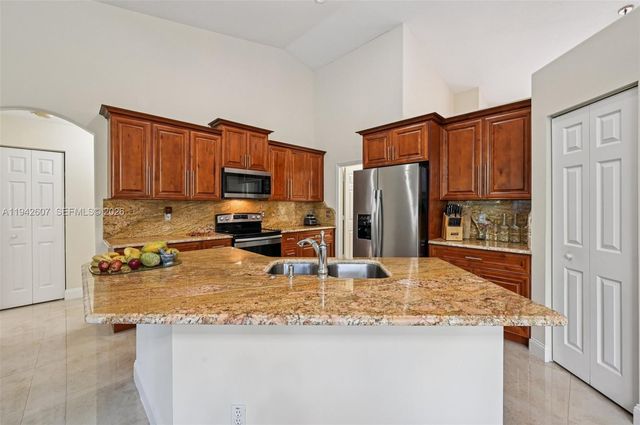 12878 N 77th Pl N, West Palm Beach, FL 33412