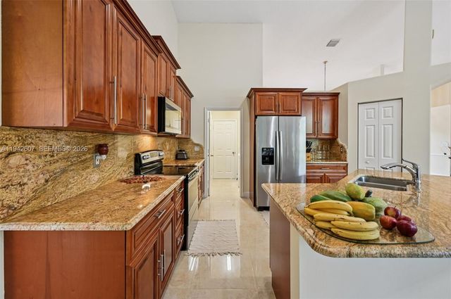 12878 N 77th Pl N, West Palm Beach, FL 33412