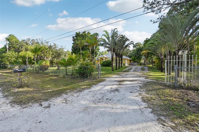 12878 N 77th Pl N, West Palm Beach, FL 33412