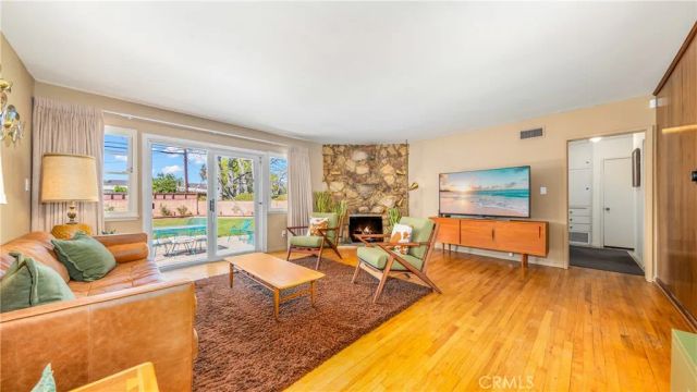 10449 Gloria Ave, Granada Hills, CA 91344