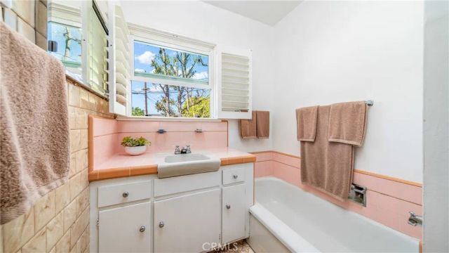 10449 Gloria Ave, Granada Hills, CA 91344