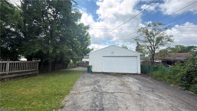 20706 Raymond Street, Maple Heights, OH 44137
