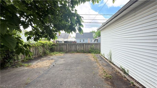 20706 Raymond Street, Maple Heights, OH 44137
