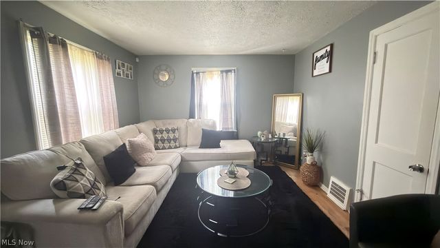 20706 Raymond Street, Maple Heights, OH 44137