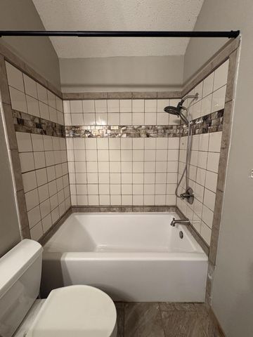 1327 W Riverside Street, Springfield, MO 65807