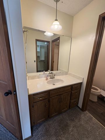 1327 W Riverside Street, Springfield, MO 65807