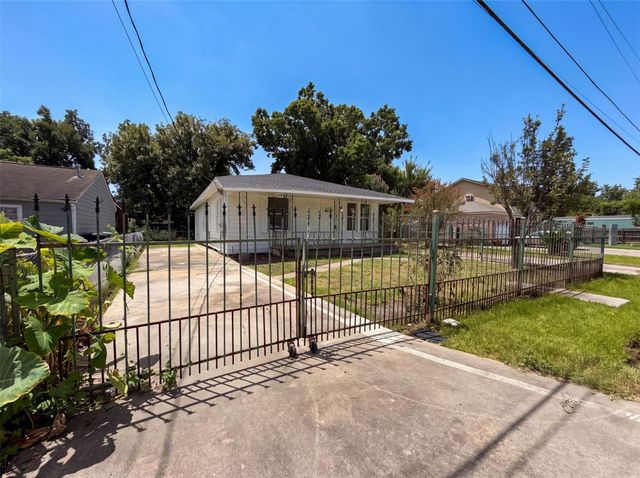 714 Bolling Lane, Houston, TX 77076