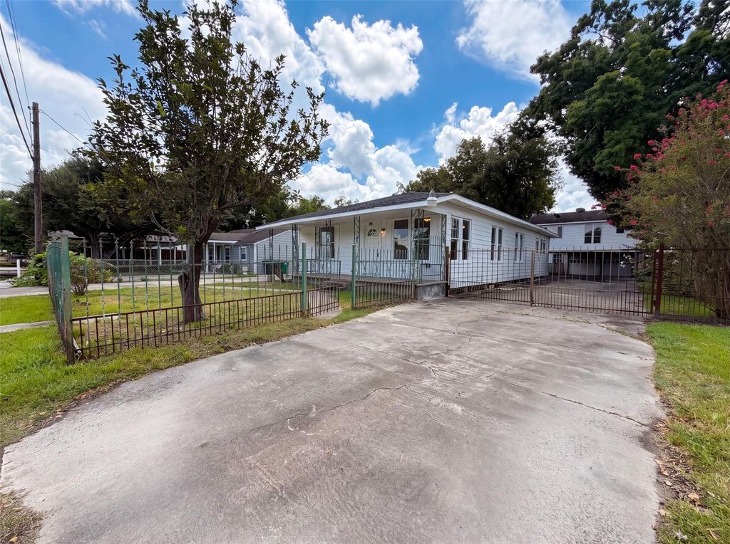 714 Bolling Lane, Houston, TX 77076