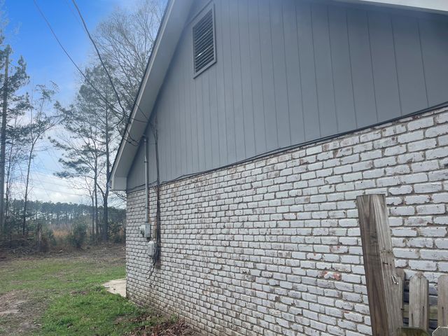 229 Sam Rayburn Dr., Hattiesburg, MS 39402